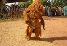Bignona: un Kankourang sauvagement battu par des jeunes