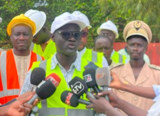 Accélération des travaux de voirie et d’assainissement : le DG de la SN HLM Abdourahmane Dabo en visite de chantier à la cité Corossol de Ndiakhitate